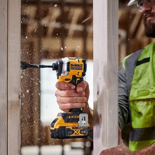 Aku rázový utahovák 18V bez aku DeWALT DCF850NT