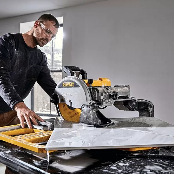 Řezačka dlažby a obkladů DeWALT D36000
