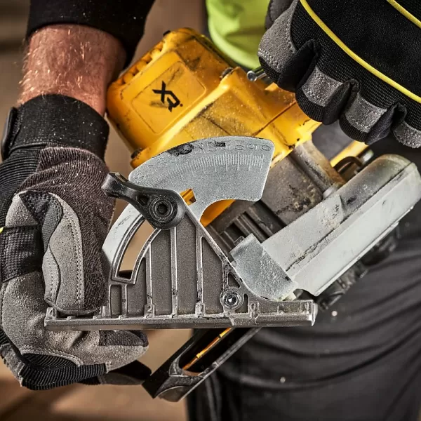 Aku kotoučová pila 165mm 18V 2x5,0Ah DeWALT DCS565P2