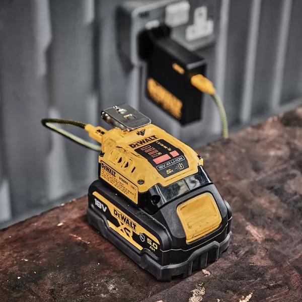 Nabíjecí adaptér na baterie DeWALT DCB094K