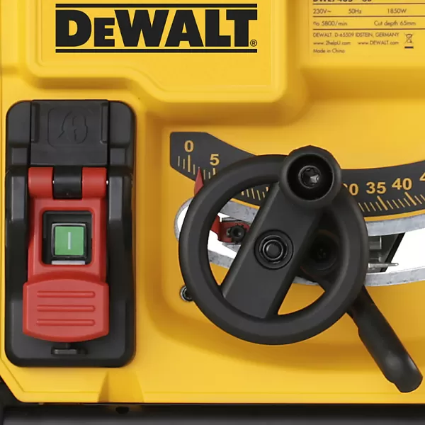 Stolová kotoučová pila s plynulým nastavením úhlu DeWALT DWE7485