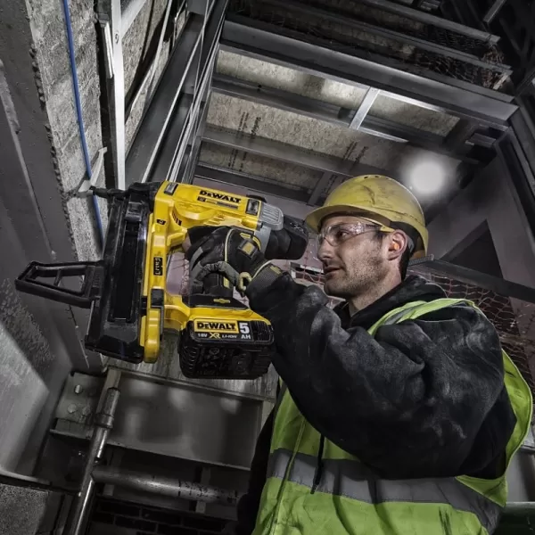 Aku hřebíkovačka do betonu 2x5,0Ah 18V DeWALT DCN890P2