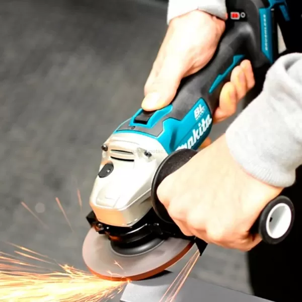 Aku úhlová bruska 125mm Li-ion 18V/5,0Ah + systainer Makita DGA504RTJ