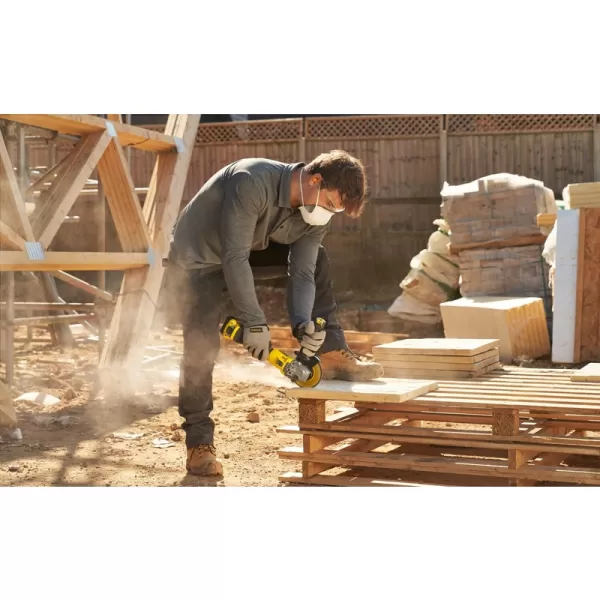 Aku úhlová bruska 125 mm 18V/1x4,0Ah STANLEY FATMAX V20 SFMCG710M1T