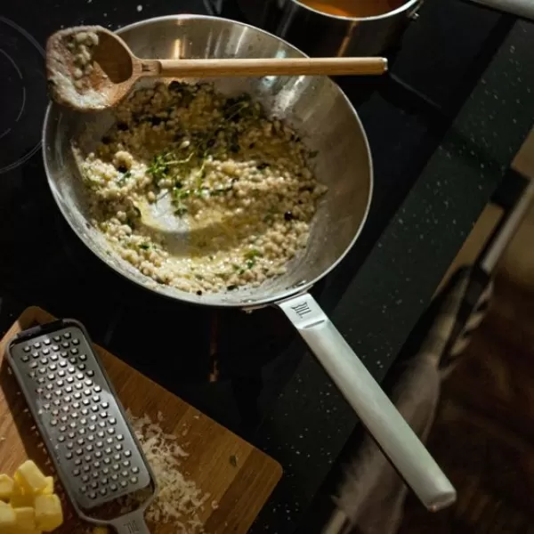 Norden ocelová pánev wok 28cm Fiskars 1067630