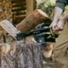 Set sekera Fiskars X28 + univerzální nůž Fiskars 1075434