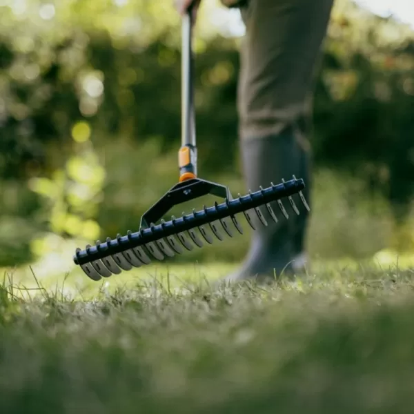 Provzdušňovací hrábě OneClick Fiskars 1080679