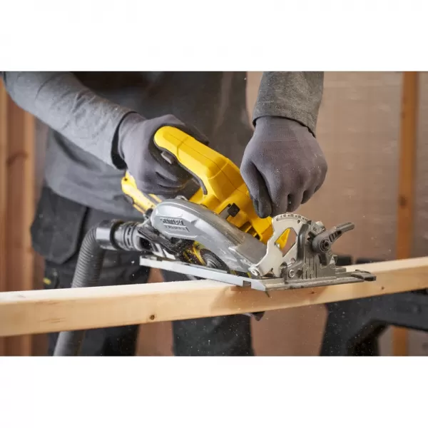 Aku okružní pila 18V/1x4,0Ah STANLEY FATMAX V20 SFMCS551M1T