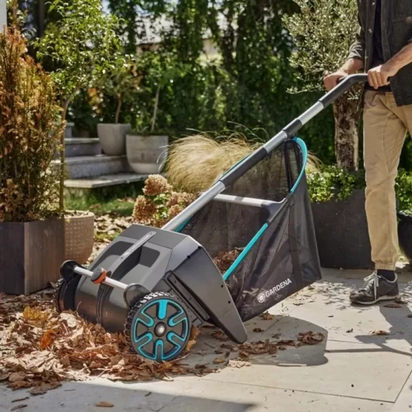 Sběrač listí z trávníku a dlažby Gardena 3566-20