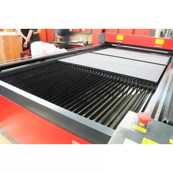 Gravírovací a řezací CO2 laser Numco C 1325 LA100007