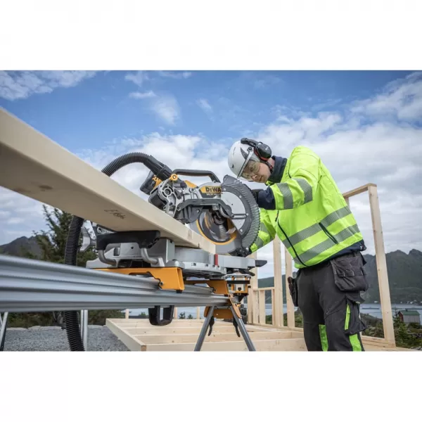 Aku posuvná pokosová pila 305 mm 18V bez aku DeWALT DCS782N