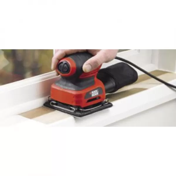 Vibrační bruska Black&Decker KA400