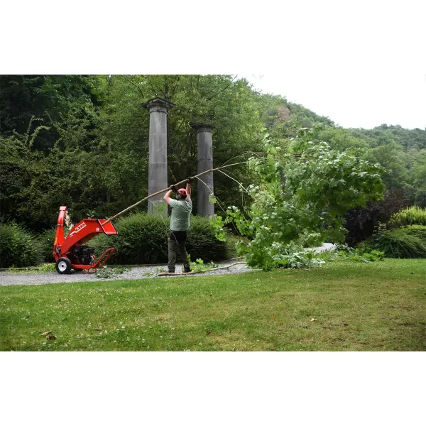 Benzínový drtič dřeva s elektrostartem a otočným komínem GTM MSGTS1305GE15TO