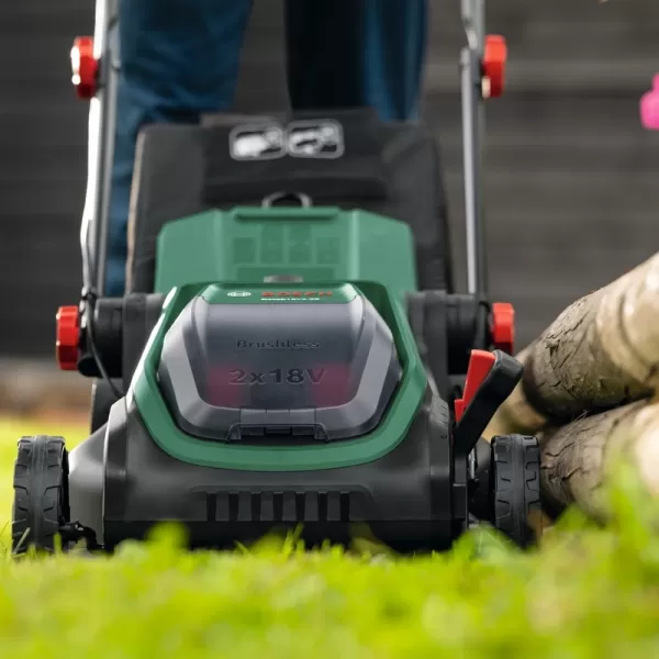 Aku sekačka 18V 2x4,0Ah Bosch Rotak 18V2-38