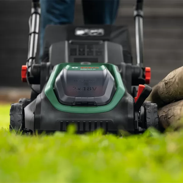Aku sekačka 18V 2x4,0Ah Bosch Rotak 18V2-43