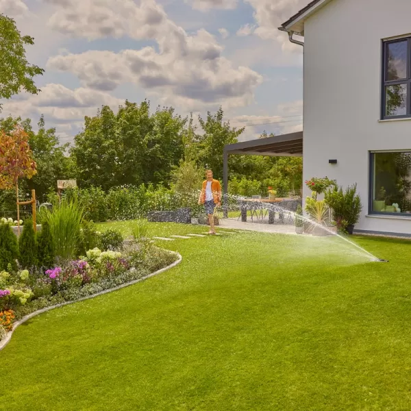 Kompletní sada Pipeline zavlažovací systém AquaPrecise, solární napájení, pro trávníky Gardena 16010-20