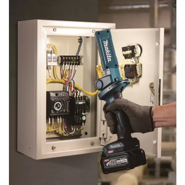 Aku LED svítilna Li-ion XGT 40V bez aku Makita ML006GX