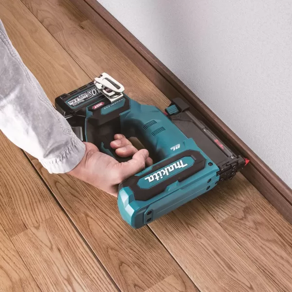 Aku hřebíkovačka Li-ion XGT 40V bez aku Makita PT001GZ01