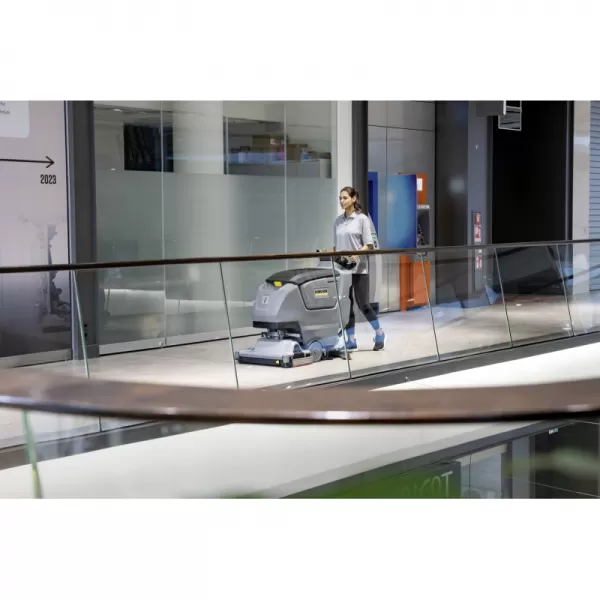 Podlahový mycí stroj s odsáváním B 50 W Bp Pack 80Ah Li+R55 Kärcher 1.533-223.0