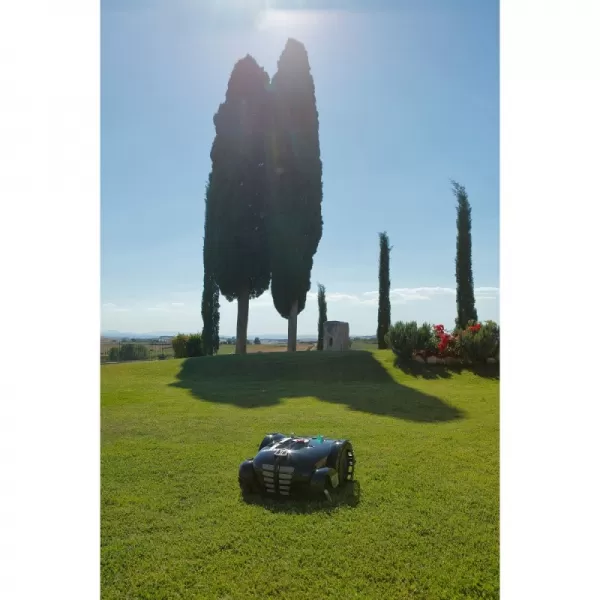 Robotická travní sekačka TECHline PROTECH S25i (15)