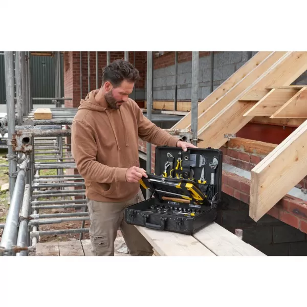 142dílná sada v montážním kufru Stanley STMT98109-1