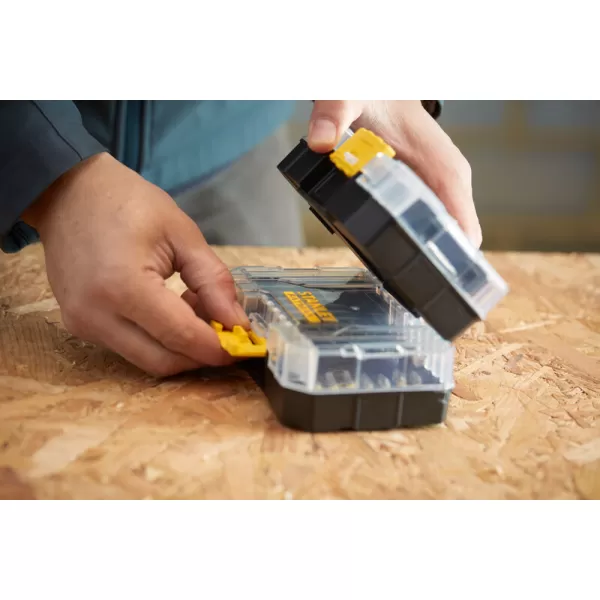 32dílná sada 25 mm torzních bitů a držákem bitů Stanley STA88557