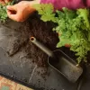 Lopatka na zeminu pro sázení a výsadbu do květináčů Fiskars 1071303