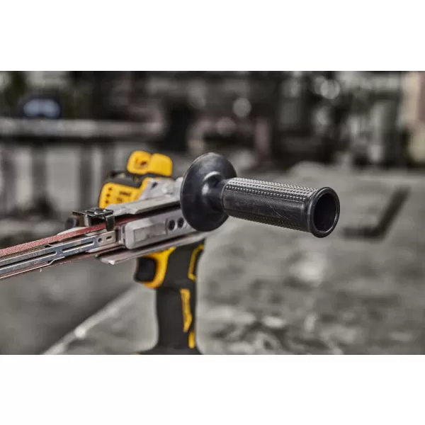 Aku prstová bruska 18V bez aku, karton DeWALT DCM200N