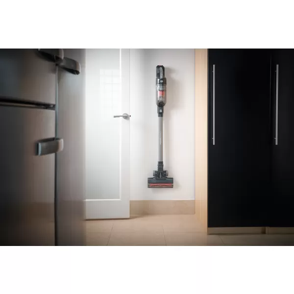 Aku tyčový vysavač 2V1 18V 1x2,0Ah s vyjímatelným akumulátorem Black&Decker BHFEA18D1