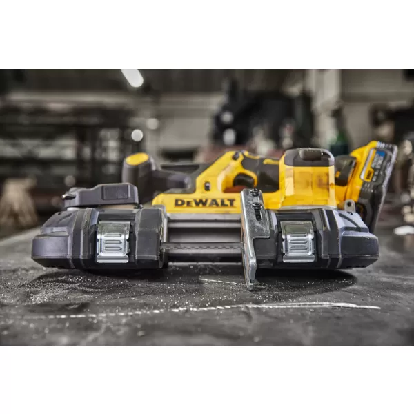 Aku pásová pila 18V bez aku DeWALT DCS378N