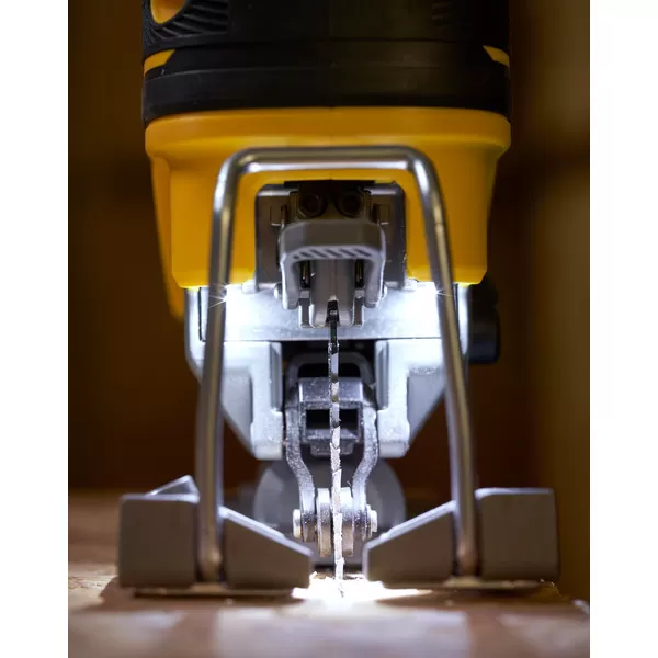 Aku bezuhlíková přímopčará pila V20 18V bez aku Stanley FatMax SFMCS650B