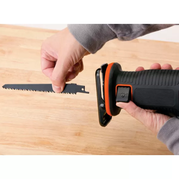 Aku mečová pila 18V bez aku Black&Decker BDCR18N