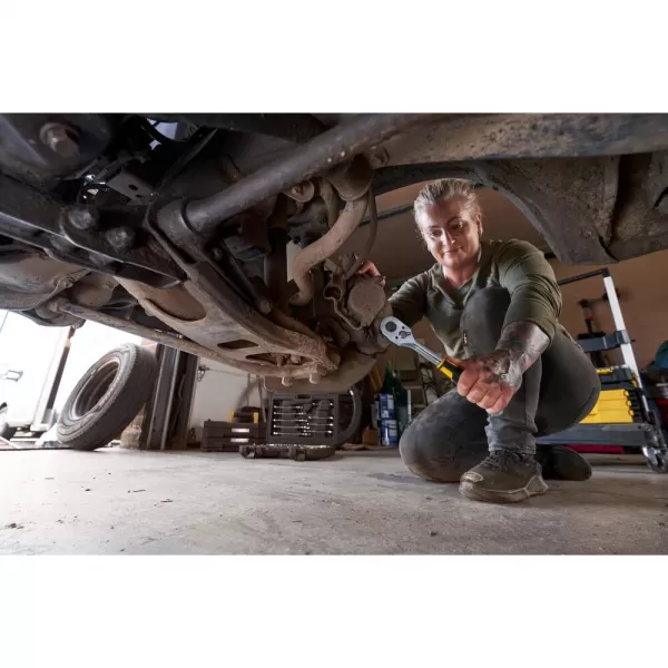 142dílná sada v montážním kufru Stanley STMT98109-1