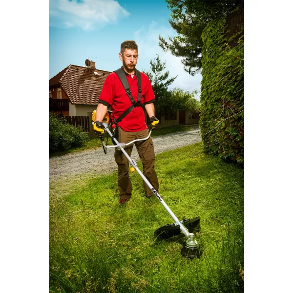 Křovinořez s benzínovým 4-taktním motorem 36 cm3 Riwall PRO RPB 360 4T