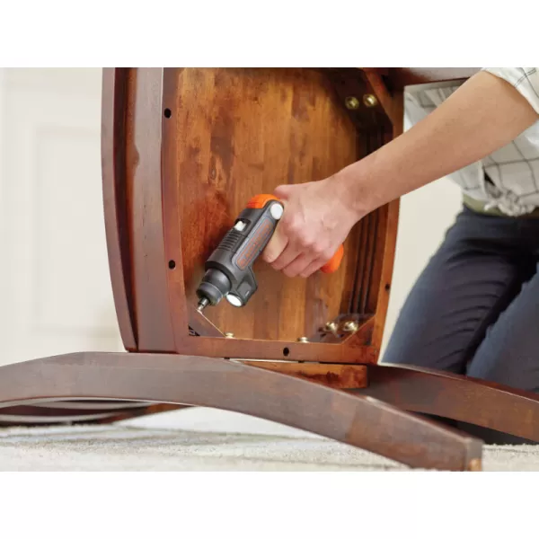 Aku šroubovák s kloubovou rukojetí a svítilnou 3,6V Black&Decker BDCSFL20C