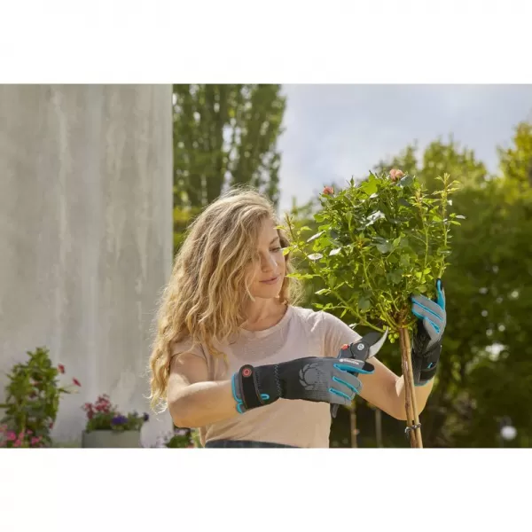 Rukavice pro stříhání a práci s růžemi Gardena M 11540-20