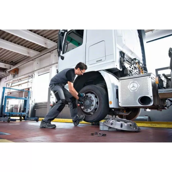 Aku rázový utahovák 2x5,0Ah Bosch GDS 18V-1000 06019J8304