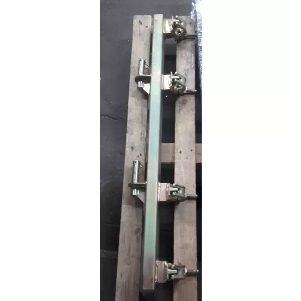 Držák na lešení včetně klem CAMAC