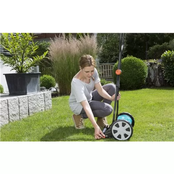 Vřetenová sekačka Gardena 330 4027-20