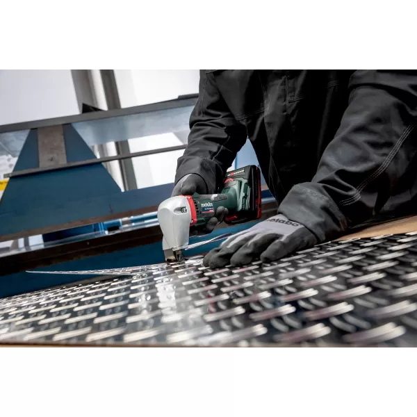 Aku nůžky na plech 18V bez aku Metabo SCV 18 LTX BL metaloc 601615840