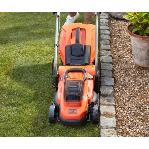 Aku rotační sekačka 18V 2x4,0Ah Black&Decker BCMW33184L2