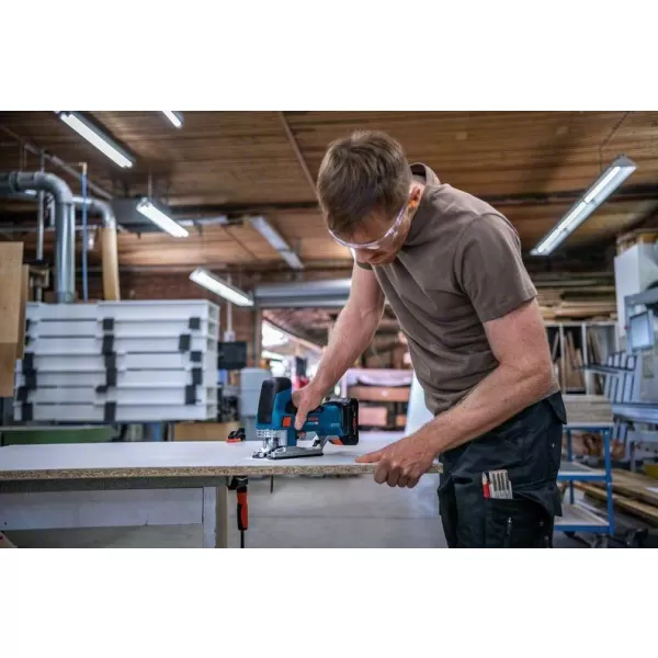 Aku kmitací pila 18V bez aku Bosch GST 18V-155 SC 06015B0001