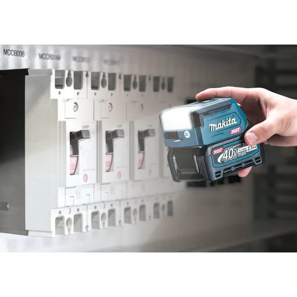 Aku LED svítilna Li-ion 40V XGT bez aku Makita ML011G
