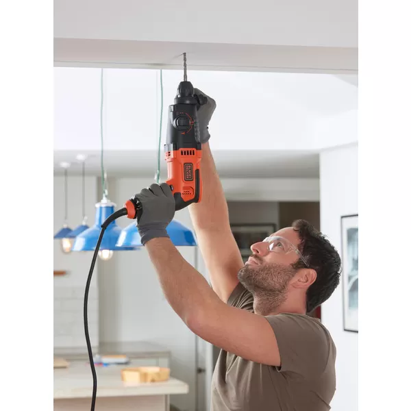 Kombinované kladivo 650W 1,4J v kufru Black&Decker BEHS01K