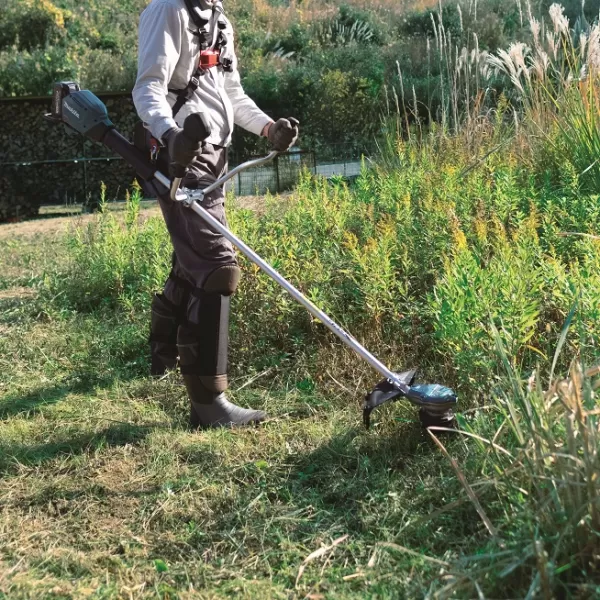 Aku křovinořez Li-ion XGT 40V bez aku Makita UR002GZ01