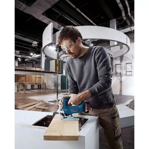 Aku kmitací pila 18V 2x4,0Ah Bosch GST 185-LI 06015B3024