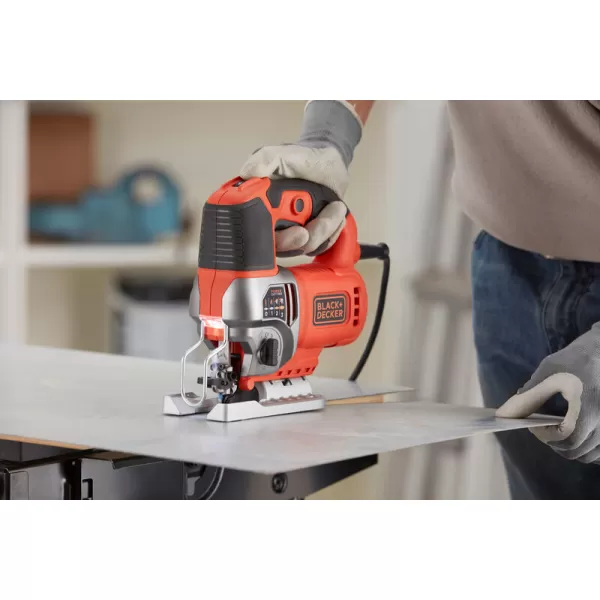 Přímočará pila 650W v kufru Black&Decker BES610K