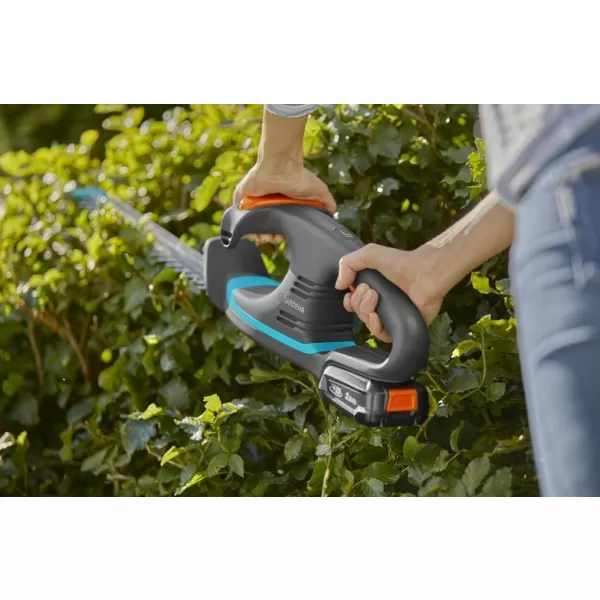 Aku nůžky na živý plot EasyCut 40/18V 1x2,0Ah P4A - sada Gardena 14733-20