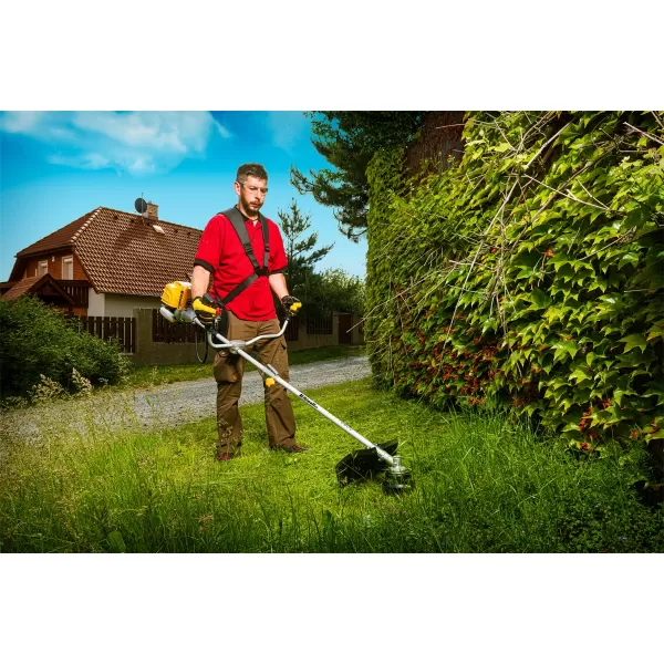 Křovinořez s benzínovým 4-taktním motorem 36 cm3 Riwall PRO RPB 360 4T
