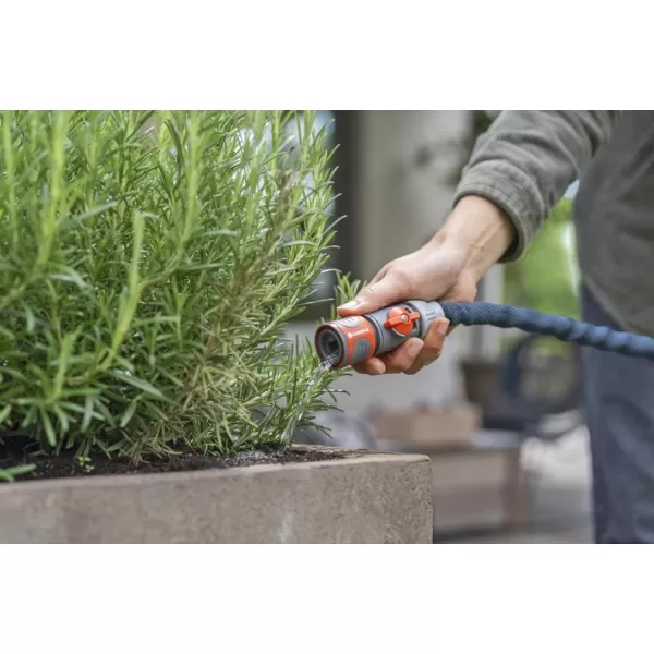 Textilní hadice Liano 10 m s přípojkou na vnitřní vodovodní kohoutky - sada Gardena 18490-20